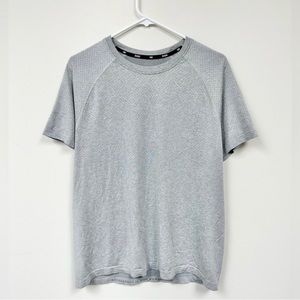 RHONE Men’s Versatility Shirt Size Large